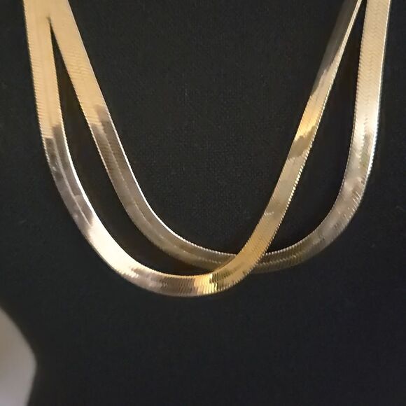 Vintage Herringbone gold toned necklaces. - Picture 10 of 11